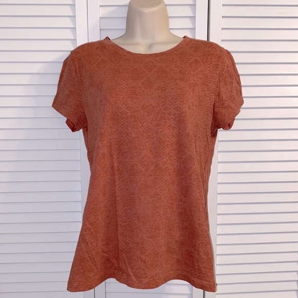 Athleta Tops - ATHLETA Organic Snake Skin Print Tee Shirt EUC💕 FINAL PRICE